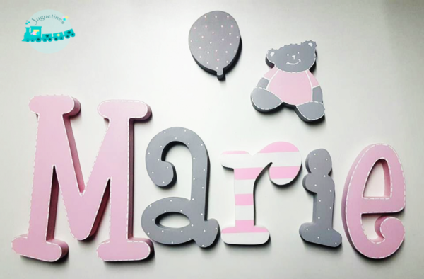 letras-de-madera-letras-pared-letras-decorativas-letras-para-la-puerta-letras-adhesivas-decoracio-de-madera-decoracion-infantil-juguetines letras de madera decoradas a mano son letras personalizadas unicas y perfectas para decorar habitación infantil