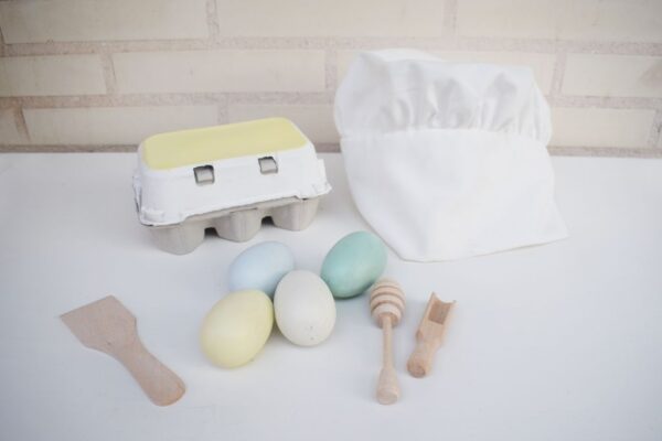 huevos de madera + huevos de juguete + juguetes de madera + juguetines