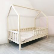 Cama casita montessori ideal para los pequeños ademas decora la habitación infantil