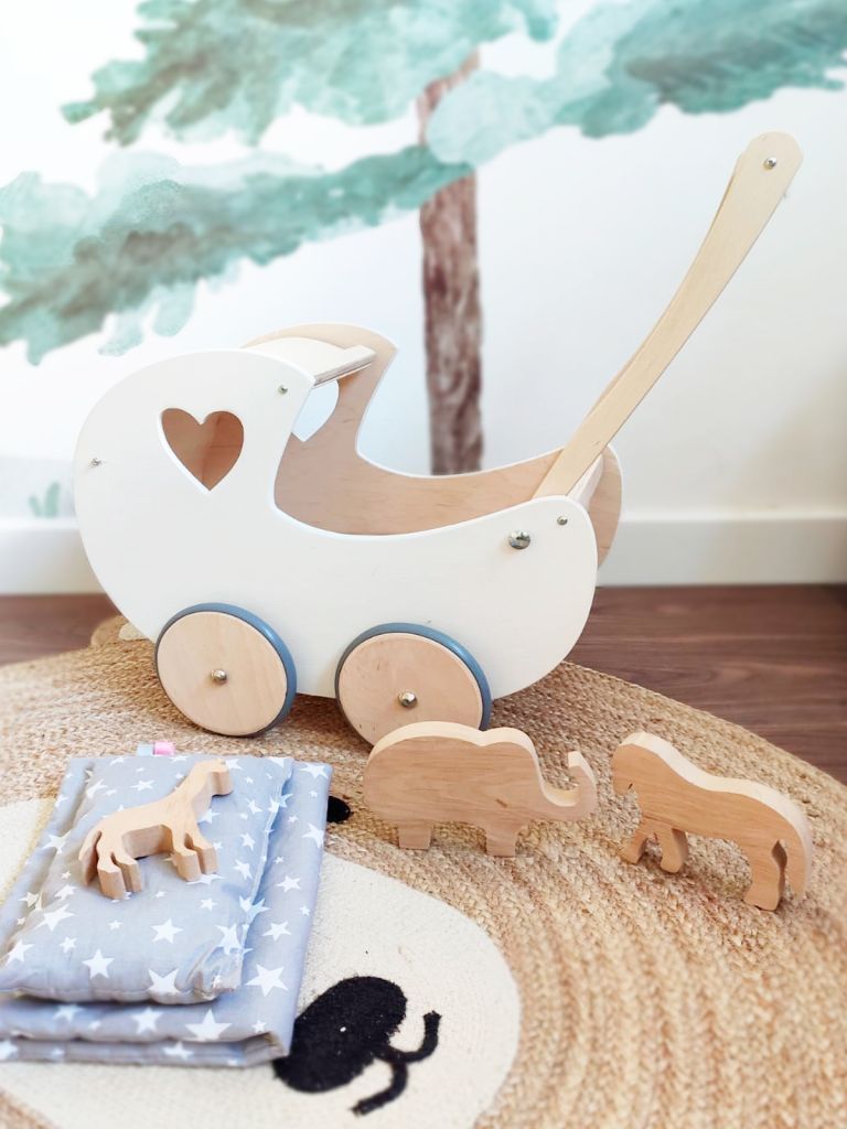 Carritos de muñecas de madera Princess · Juguetes para bebés
