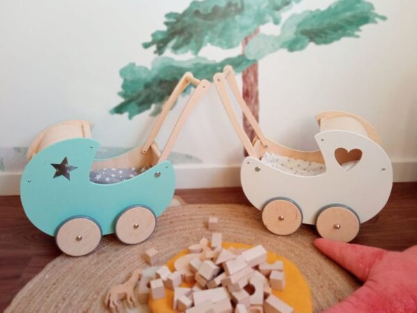 carrito-de-muñecas-carrito-de-madera-cochecitocochecito-para-muñecas--de-madera-cochecito-muñecas-carrito-muñecas-carrito-andador-juguetes-de-madera-juguetines12. Carrito para muñecas hecho de madera y personalizado es perfecto para regalo para cumpleaños, navidades o reyes magos