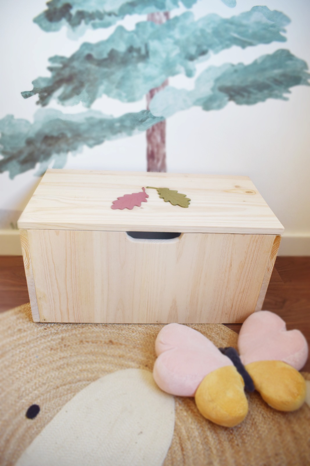 Baúl de madera con el detalle del corazón - Baúl Infantil - Baúl almacenaje  - Mobiliario Infantil - Decoración infantil - Juguetines