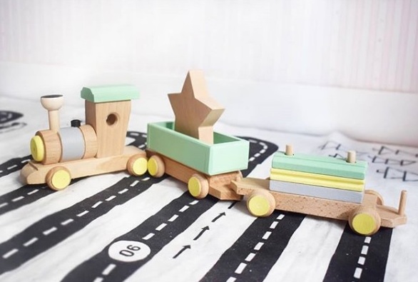 El tren de madera: el juguete que no pasa de moda