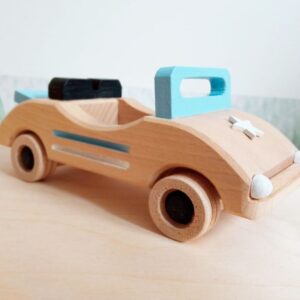 cabriolet de madera es un coche de madera ideal para jugar y decorar la habitación infantil