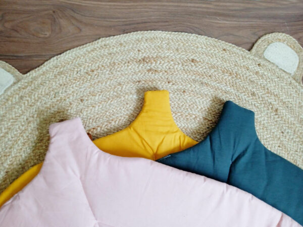 alfombra de juego ideal para dejar a los pequeños jugar comodamente en el suelo también para el gimnasio de actividades de bebe