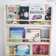 estanteria para libros Montessori es una estantería infantil ideal para los espacios de lectura infantiles