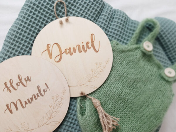 placas con el nombre como decoración infantil para lahabitacion infantil