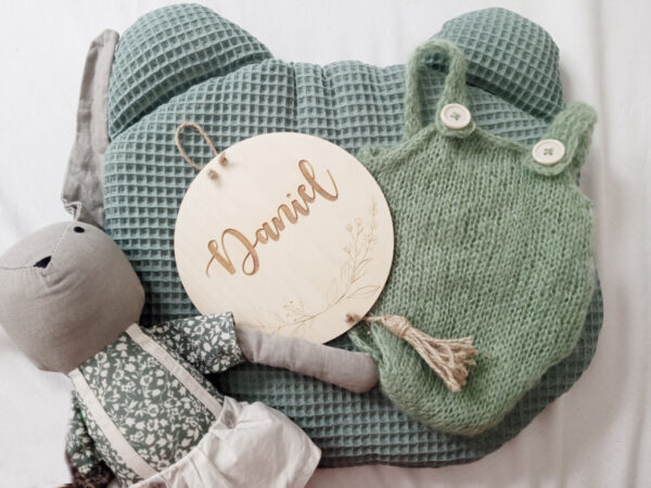 placas con el nombre como decoración infantil para lahabitacion infantil