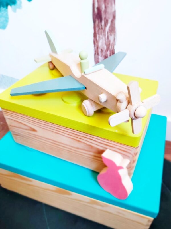 Juguete avion de madera es un juguete original y precioso, perfwcto para regalar