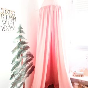 dosel infantil es un elemento perfecto para crear una zona de juego única en la habitaci´n infantil