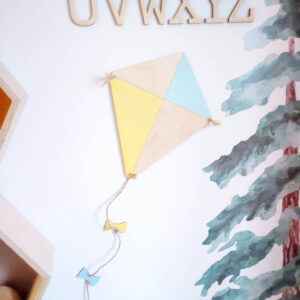 cometa decorativa de madera decorará cualquier pared en habitaciones infantiles dandole un toque especial