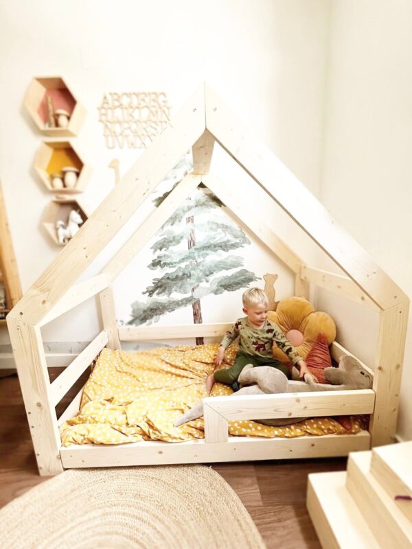 cama casita infantil o cama cabaña a ras de suelo es una solución muy divertida y práctica para la transición de la cuna a primera camita